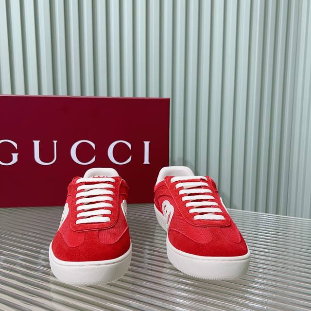 Gucci 24P最新情侣款德训鞋；阿甘鞋；运动鞋 经典复古范 永不褪色的阿甘训德鞋，绝对人手入必的德训运动鞋 原版定牛制皮 牛反绒面料，牛皮垫脚，Tpu原版底