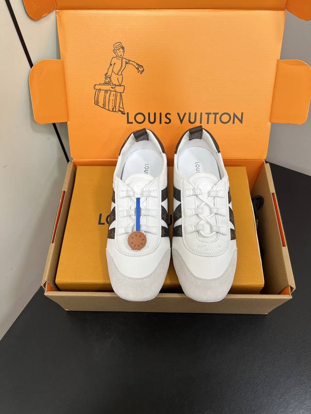 Lv Ss25 New Arrival～从足尖来到街头，在 Balletcore 演变的关键节点，Lv用名为 Lv Sneakerina 的鞋款，给出了柔软之外