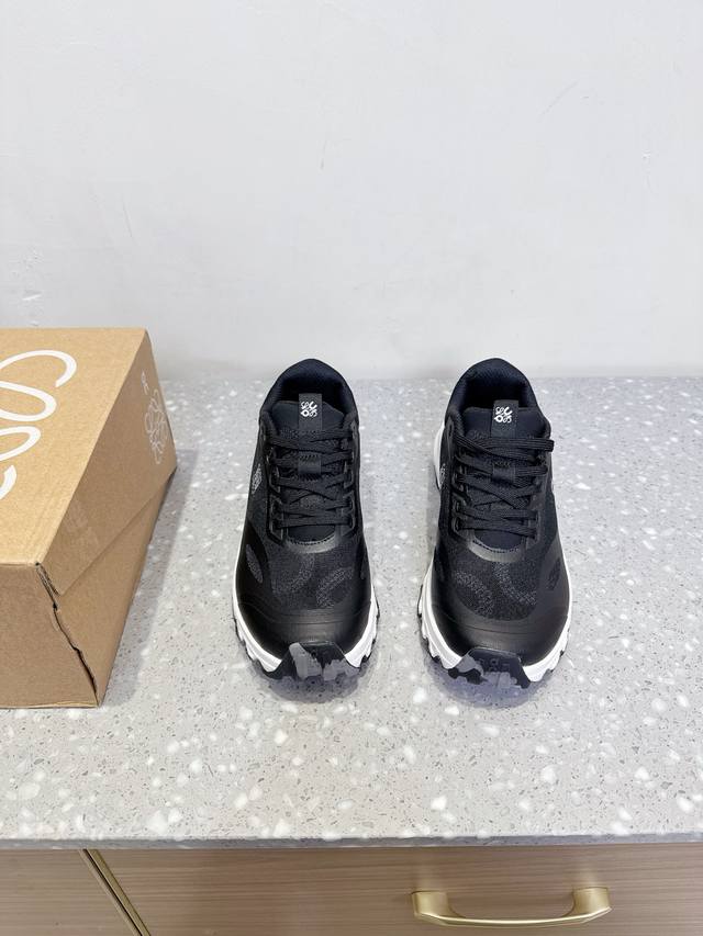 Loewe X On 昂跑Cloudtilt1.0 罗意威 情侣款 联名 运动鞋 休闲鞋 跑鞋 众多明星同款 时尚界的一款联名爆款爆动时尚圈杨幂同款，脚感很舒服