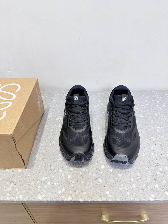 Loewe X On 昂跑Cloudtilt1.0 罗意威 情侣款 联名 运动鞋 休闲鞋 跑鞋 众多明星同款 时尚界的一款联名爆款爆动时尚圈杨幂同款，脚感很舒服