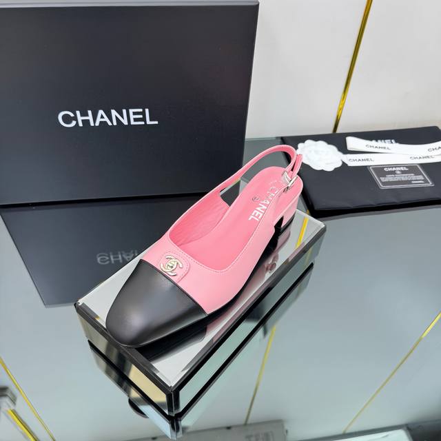 出厂价Pp Chanel香奈儿｜小香25P新品经典 双C粗跟后空拼色拼接凉鞋！ 鞋面采用羊皮 内里踮脚均为丝绸羊皮 意大利进口牛皮大底 跟高：4.5Cm Siz
