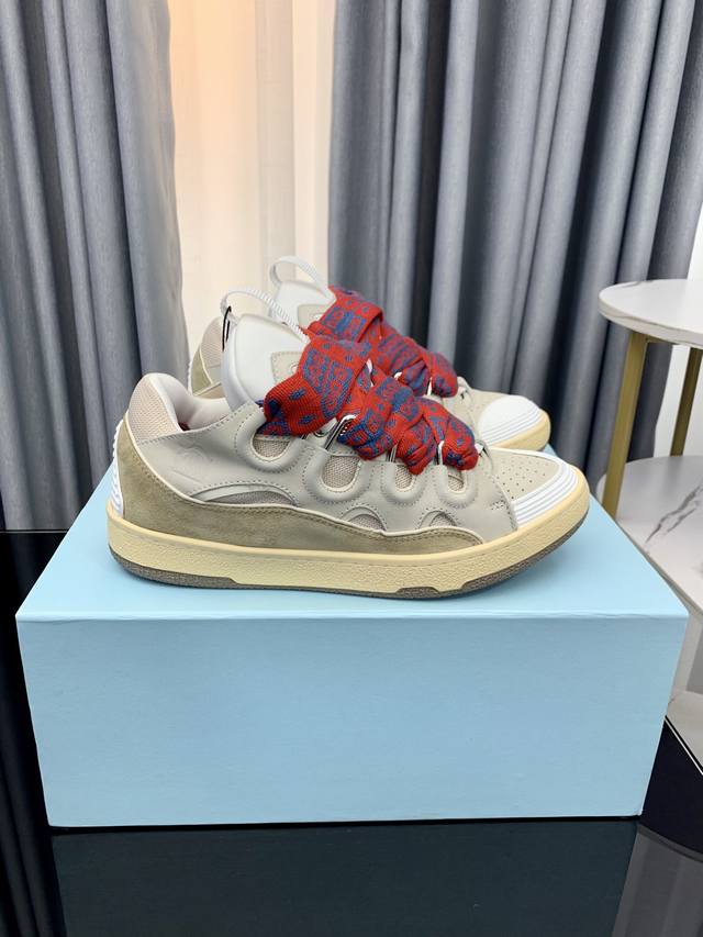 出厂：情侣款 独家顶级版本 长期做货 浪凡Lanvin × Gallery Department 联名款限定系列 情侣3代面包休闲鞋 沉稳、笃定、活泼、经典与潮