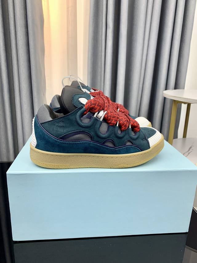 出厂：情侣款 独家顶级版本 长期做货 浪凡Lanvin × Gallery Department 联名款限定系列 情侣3代面包休闲鞋 沉稳、笃定、活泼、经典与潮
