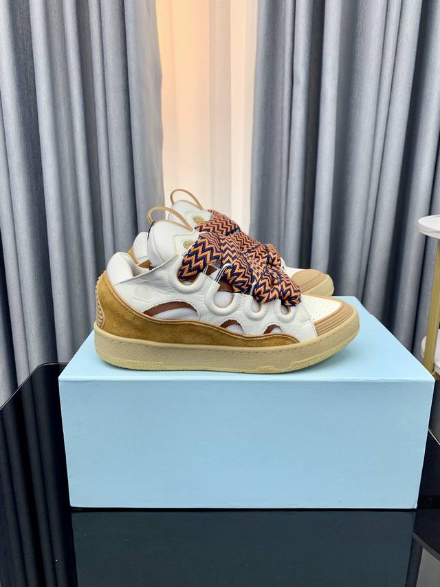 出厂：情侣款 独家顶级版本 长期做货 浪凡Lanvin × Gallery Department 联名款限定系列 情侣3代面包休闲鞋 沉稳、笃定、活泼、经典与潮