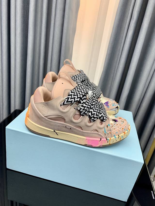 出厂：情侣款 独家顶级版本 长期做货 浪凡Lanvin × Gallery Department 联名款限定系列 情侣3代面包休闲鞋 沉稳、笃定、活泼、经典与潮
