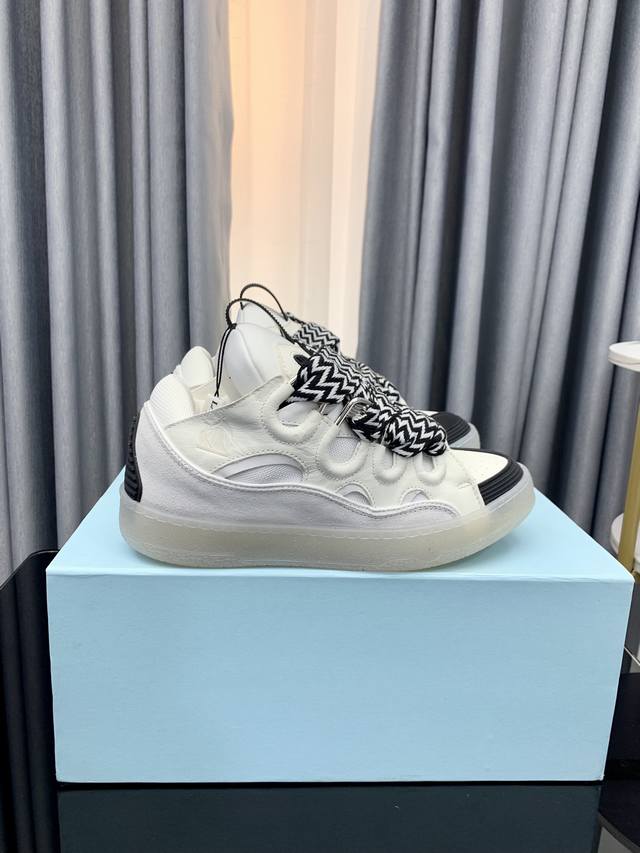 出厂：情侣款 独家顶级版本 长期做货 浪凡Lanvin × Gallery Department 联名款限定系列 情侣3代面包休闲鞋 沉稳、笃定、活泼、经典与潮