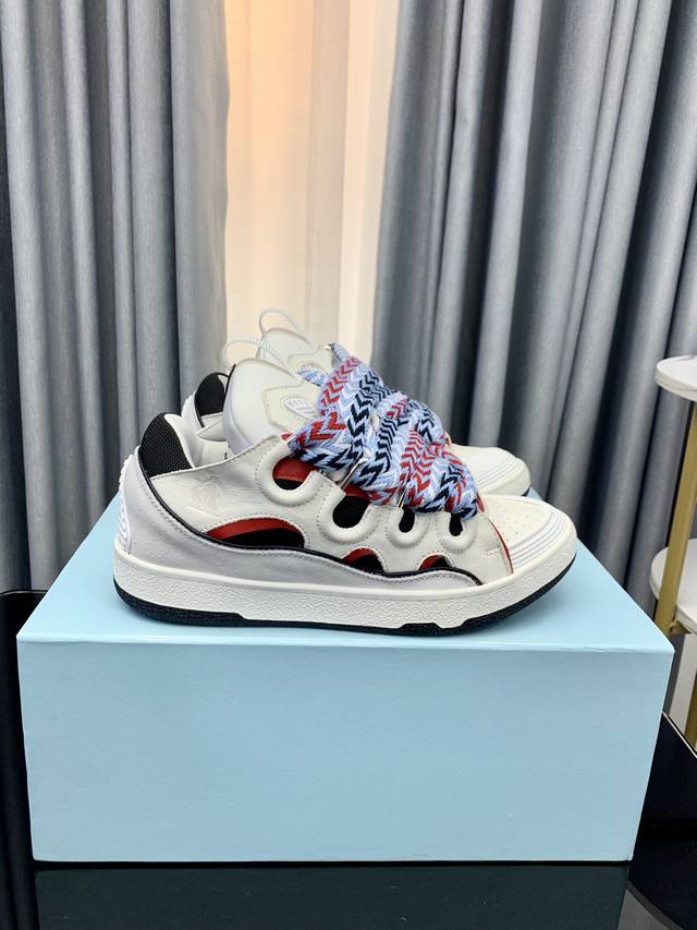 出厂：情侣款 独家顶级版本 长期做货 浪凡Lanvin × Gallery Department 联名款限定系列 情侣3代面包休闲鞋 沉稳、笃定、活泼、经典与潮