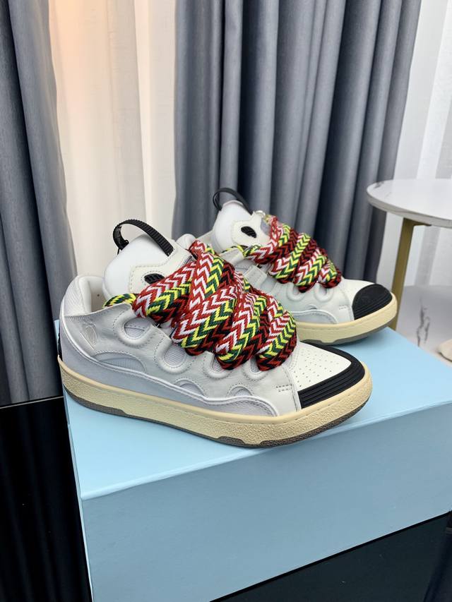 出厂：情侣款 独家顶级版本 长期做货 浪凡Lanvin × Gallery Department 联名款限定系列 情侣3代面包休闲鞋 沉稳、笃定、活泼、经典与潮