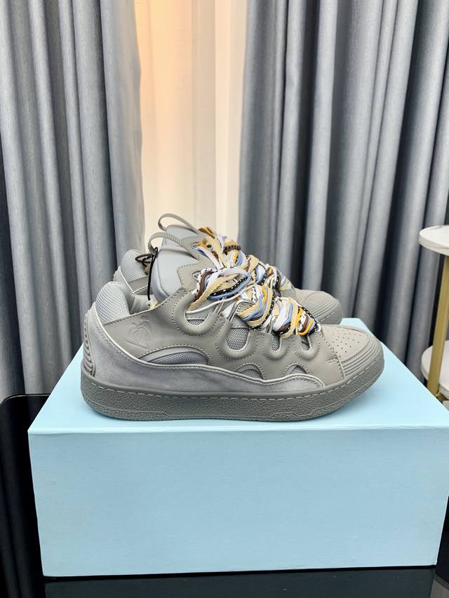 出厂：情侣款 独家顶级版本 长期做货 浪凡Lanvin × Gallery Department 联名款限定系列 情侣3代面包休闲鞋 沉稳、笃定、活泼、经典与潮