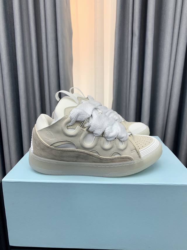 出厂：情侣款 独家顶级版本 长期做货 浪凡Lanvin × Gallery Department 联名款限定系列 情侣3代面包休闲鞋 沉稳、笃定、活泼、经典与潮
