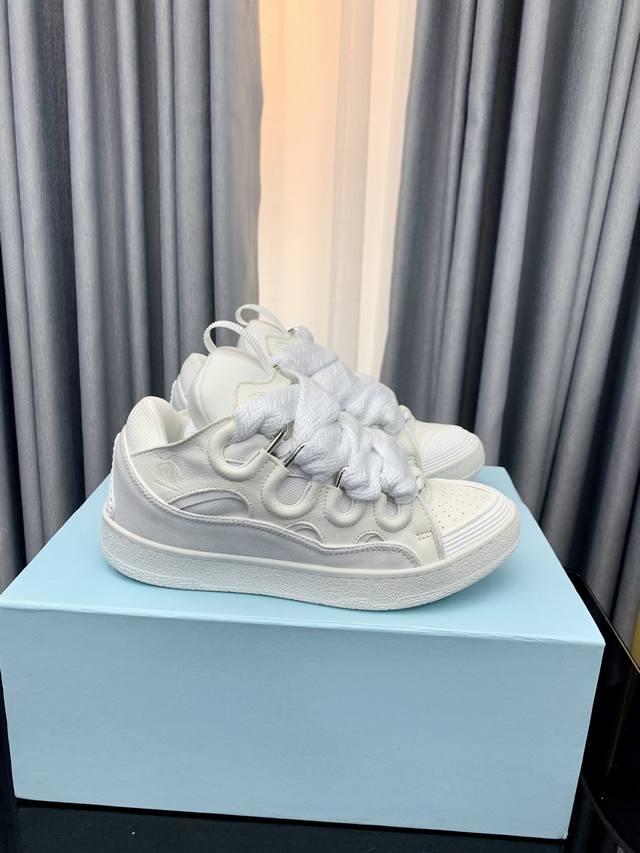 出厂：情侣款 独家顶级版本 长期做货 浪凡Lanvin × Gallery Department 联名款限定系列 情侣3代面包休闲鞋 沉稳、笃定、活泼、经典与潮