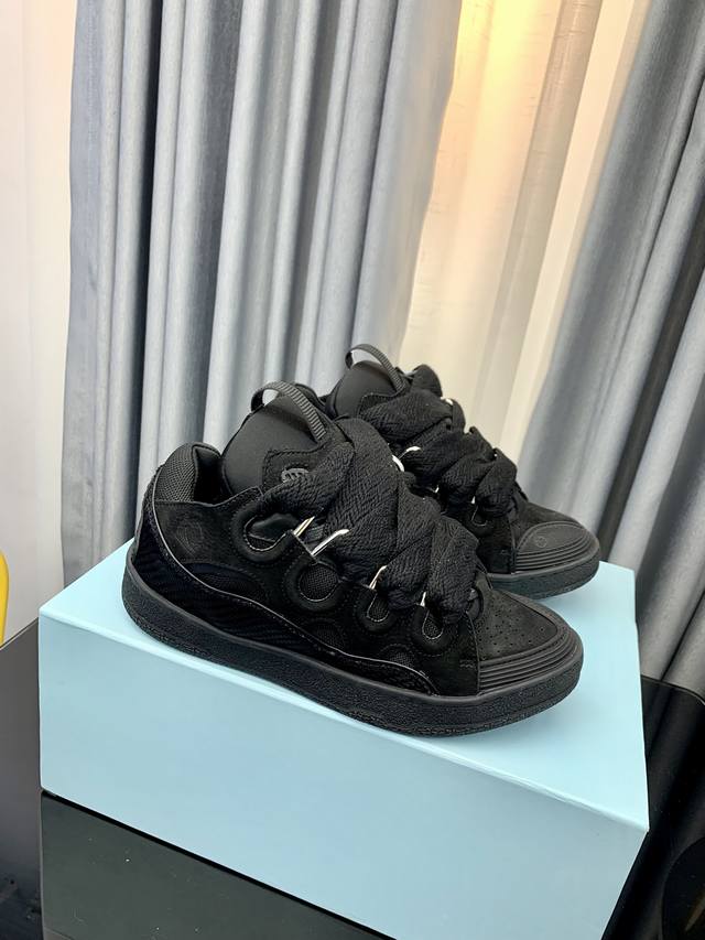 出厂：情侣款 独家顶级版本 长期做货 浪凡Lanvin × Gallery Department 联名款限定系列 情侣3代面包休闲鞋 沉稳、笃定、活泼、经典与潮