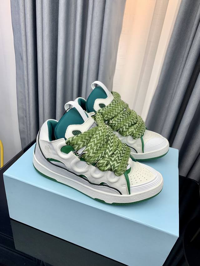 出厂：情侣款 独家顶级版本 长期做货 浪凡Lanvin × Gallery Department 联名款限定系列 情侣3代面包休闲鞋 沉稳、笃定、活泼、经典与潮