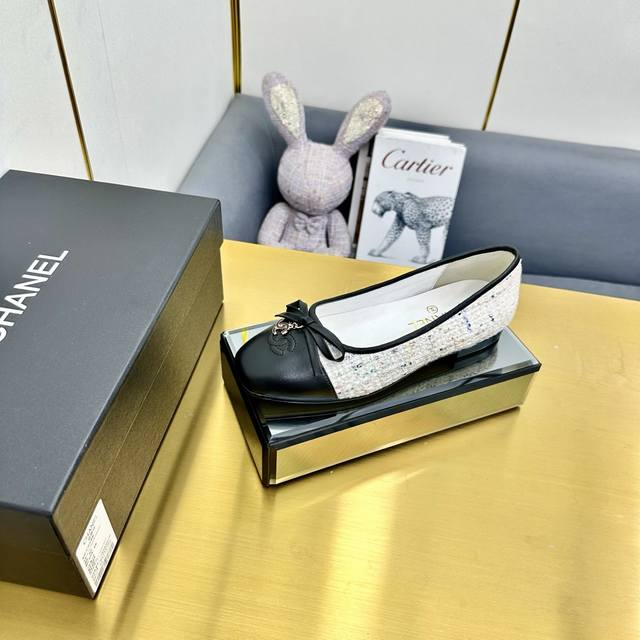 厂价 东莞货 Chane*小香C家2025 S 早秋新款 小香家今年最火的方头单鞋 专柜根本一鞋难求 尖头设计 呆萌可爱 穿起来就是甜美女孩 真的特别又时尚 流