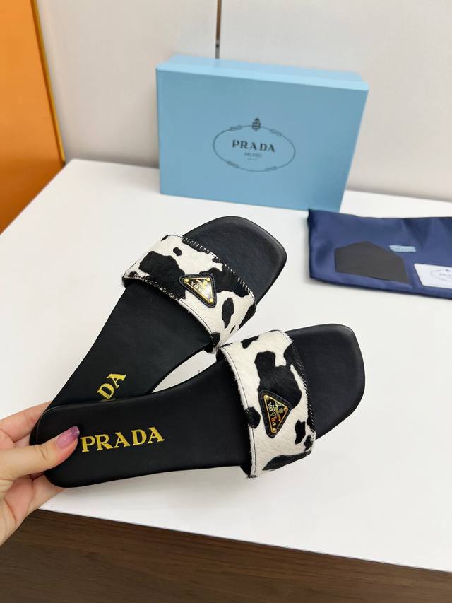 市场顶级版2670Ss Prada普拉达三角标奶牛配色牛皮 顶级品质 集优雅知性复古可爱于一身 鞋面：原版马毛牛皮原版五金扣 内里：小羊皮里 原版 意大利真皮大