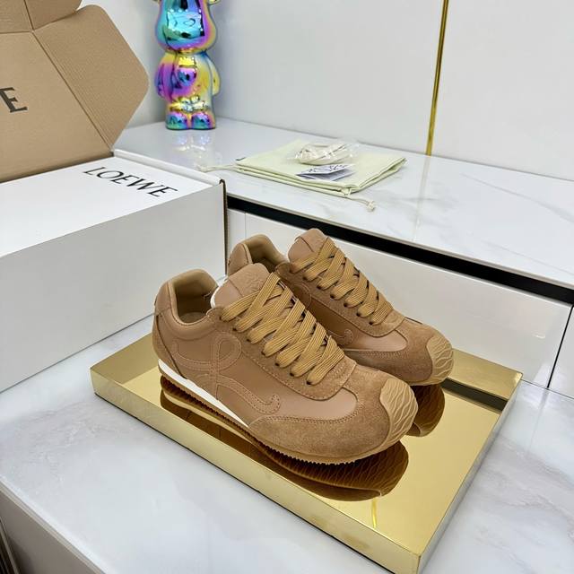 全皮面 独家顶级版本 长期做货 Loewe罗意威德 最新配色德训全系列 情侣款代德训鞋 全网最快购入原版开发，穿几年不过时的，超级经典系列，网红最热爱的打卡神鞋