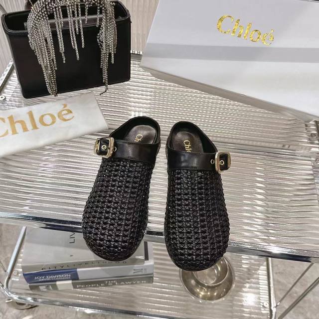 元 Chioe 克洛伊 25新款凉拖系列 织物半拖 原版鞋底，全手工穿线，所有的位置刚刚好 ，网红爆款，顶级休闲度假系列 大咖网红一致追求此款，更是断货一度难求