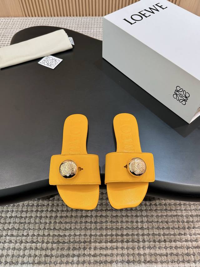 Loewe 25季春夏新款 七色任选。码数35-43 真皮底加40