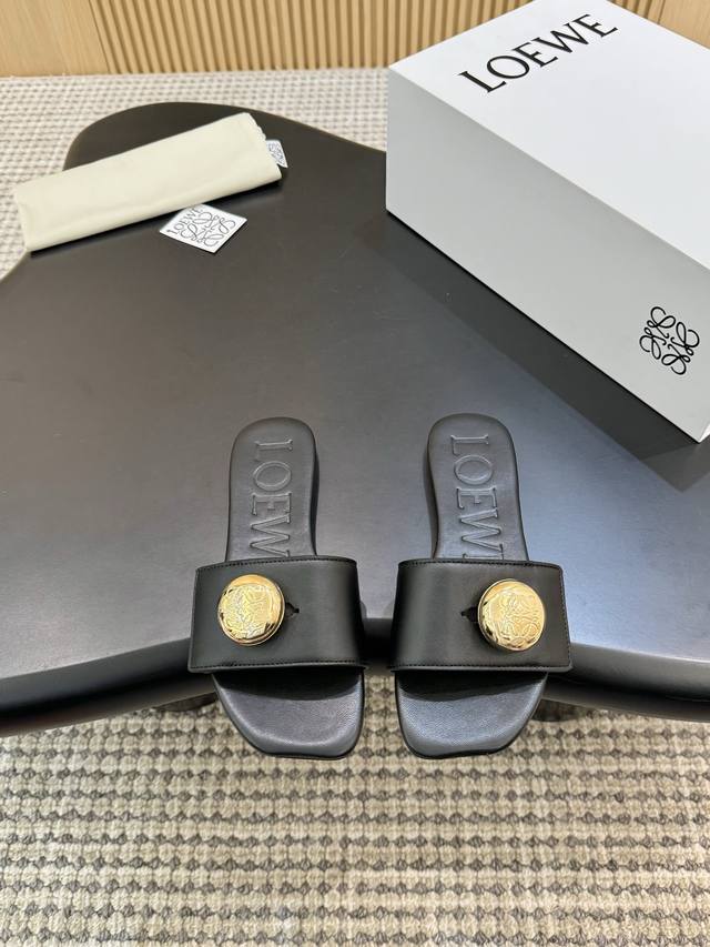 Loewe 25季春夏新款 七色任选。码数35-43 真皮底加40