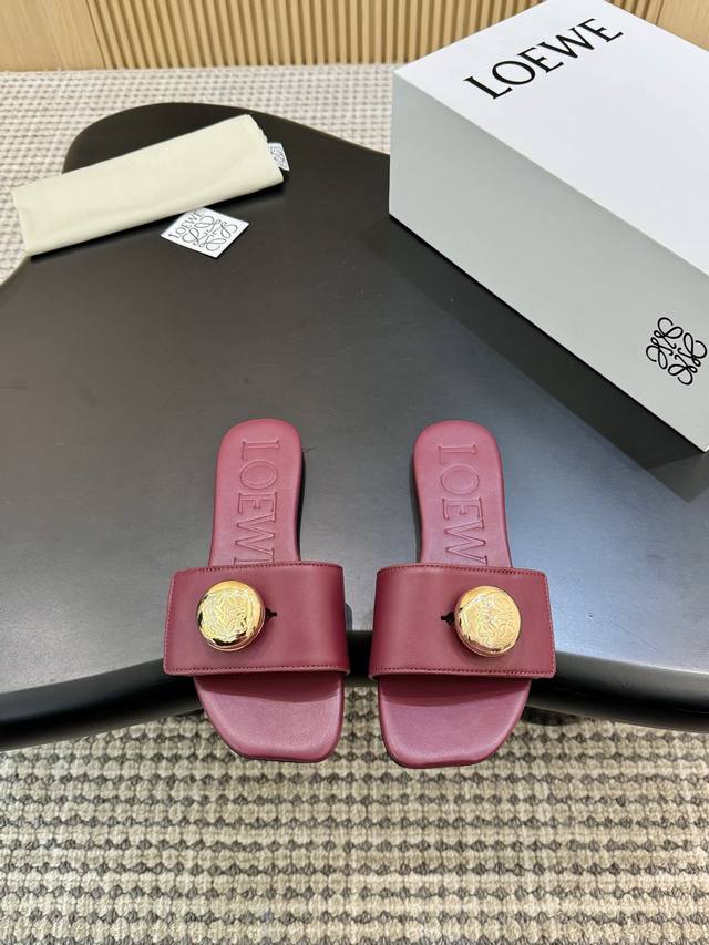 Loewe 25季春夏新款 七色任选。码数35-43 真皮底加40