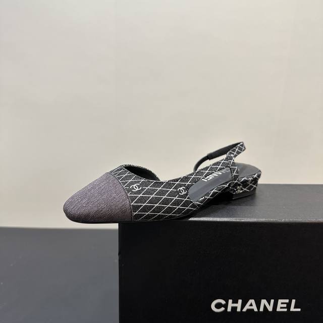 Chanel 香奈儿小香风经典拼色凉鞋，夏季专柜新色，这款单品延续经典小香特色...百搭时尚单鞋走秀款，全新升级楦头 ，独家订制五金扣 、原版开模 小香全系列