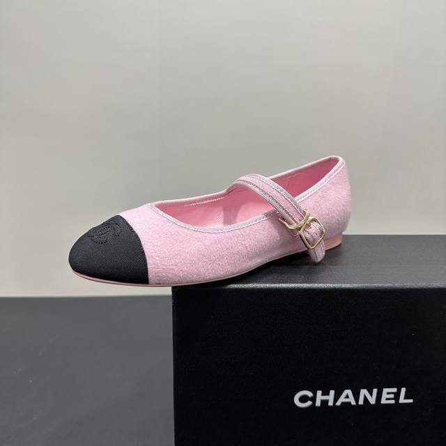 布面 套楦升级版 Chanel香奈儿小香C家 2025Ss 早春走秀款平底中跟单鞋 舒适玛丽珍鞋 超级公主的一双小鞋子 搭配袜子更加出彩 专柜真心一鞋难求 小红