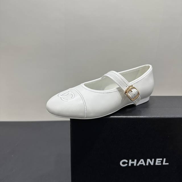 皮面 套楦升级版 Chanel香奈儿小香C家 2025Ss 早春走秀款平底中跟单鞋 舒适玛丽珍鞋 超级公主的一双小鞋子 搭配袜子更加出彩 专柜真心一鞋难求 小红