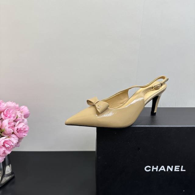 Chanel 香奈儿小香风春夏走秀款蝴蝶结后空尖头高跟凉鞋 本季最仙玛丽珍大爆款 一上新立马被抢空 今年的衣橱Top肯定属它了 上脚百搭显瘦 优雅清新日常各种风