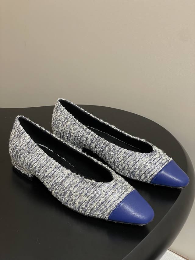 Loro Piana 诺悠翩雅 Lp70S春夏新款 Rebecca 芭蕾舞鞋平底亚麻布尼老钱风复古单鞋 这款精致的Rebecca平底芭蕾舞鞋采用质朴的大麻混纺面