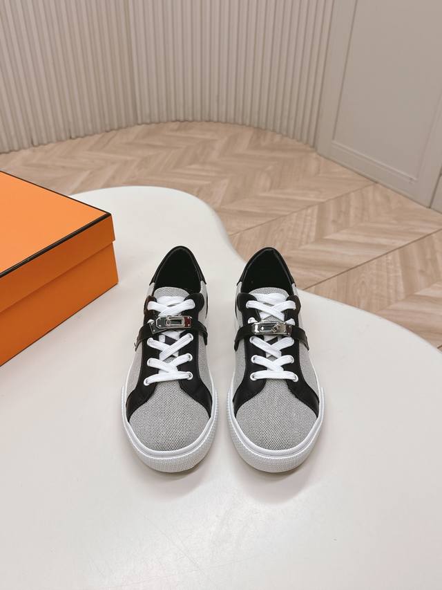 情侣款 出 Hermes 爱马仕2025 新系列休闲运动鞋 H扣系列 可分金扣 银扣 工艺极致，同步专柜上新.鞋子的每一个细节都特别用心，相当惹眼，雅致的拼接元