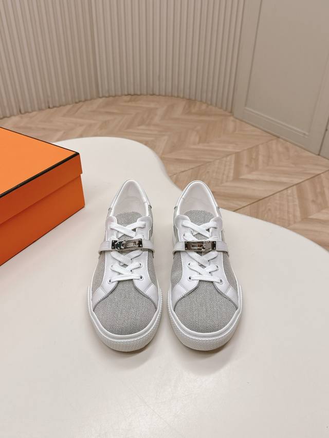 情侣款 出 Hermes 爱马仕2025 新系列休闲运动鞋 H扣系列 可分金扣 银扣 工艺极致，同步专柜上新.鞋子的每一个细节都特别用心，相当惹眼，雅致的拼接元