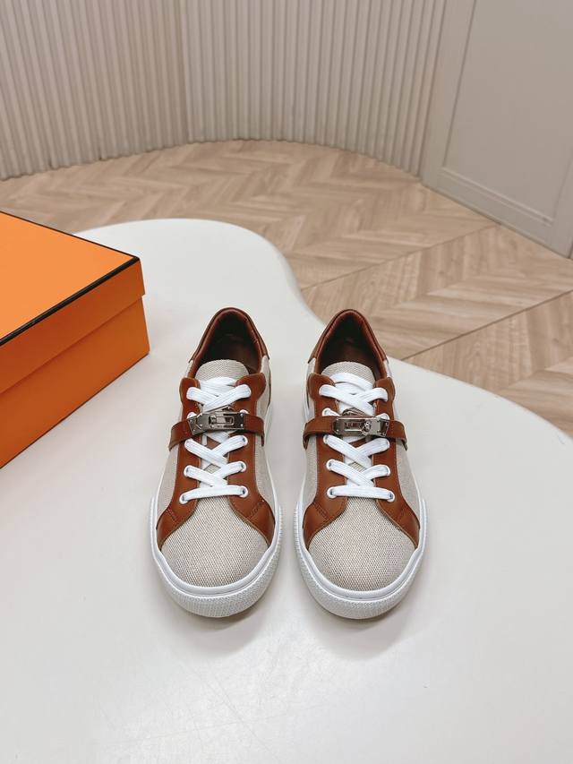 情侣款 出 Hermes 爱马仕2025 新系列休闲运动鞋 H扣系列 可分金扣 银扣 工艺极致，同步专柜上新.鞋子的每一个细节都特别用心，相当惹眼，雅致的拼接元