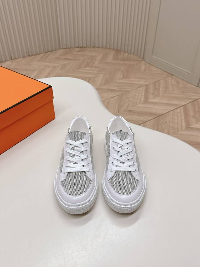 情侣款 出 Hermes 爱马仕2025 新系列休闲运动鞋 工艺极致，同步专柜上新.鞋子的每一个细节都特别用心，相当惹眼，雅致的拼接元素，凸显不俗的气质！ 经典