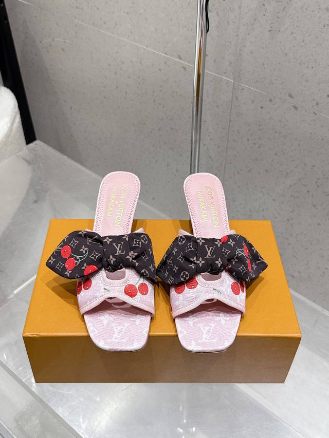樱桃跟 Lv 25Ss春夏新款 Louis Vuitton × 村上隆樱桃系列 X Tm 6Am 露跟凉鞋 樱花系列 尖头搭扣樱桃跟蝴蝶结拖鞋高跟鞋 鹰嘴小尖头