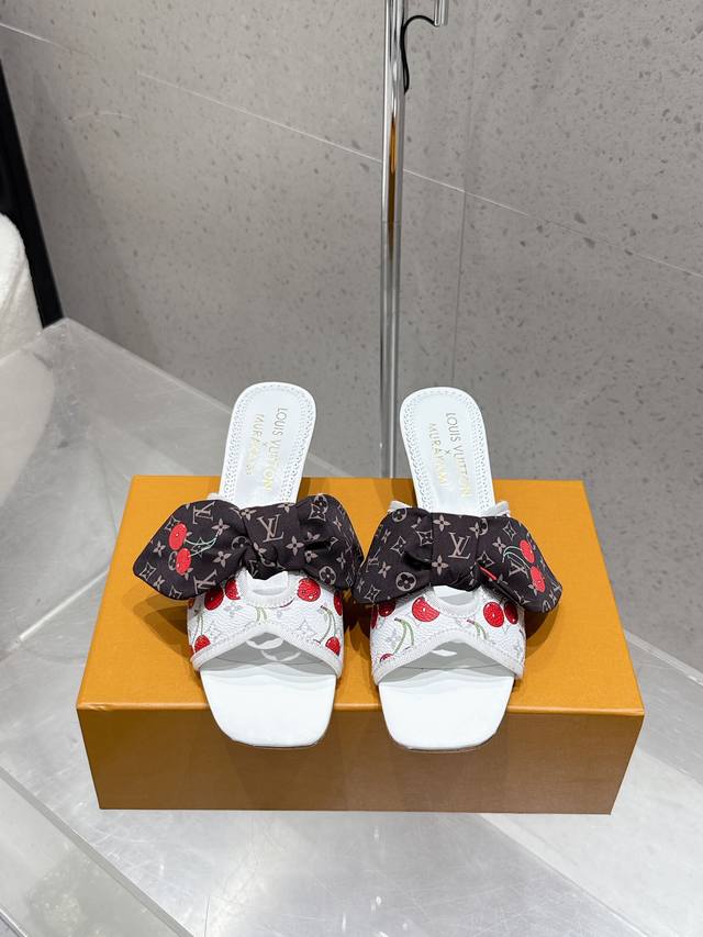 樱桃跟 Lv 25Ss春夏新款 Louis Vuitton × 村上隆樱桃系列 X Tm 6Am 露跟凉鞋 樱花系列 尖头搭扣樱桃跟蝴蝶结拖鞋高跟鞋 鹰嘴小尖头