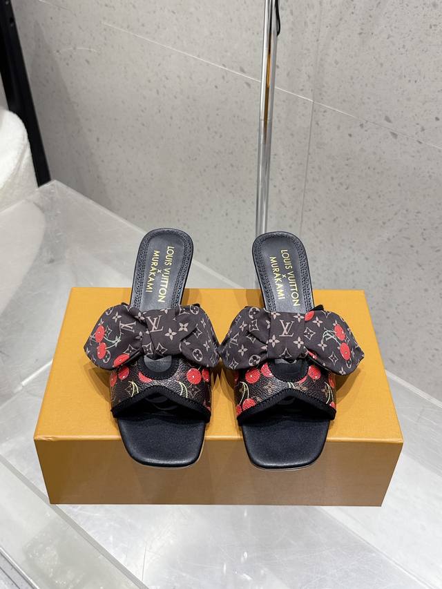 樱桃跟 Lv 25Ss春夏新款 Louis Vuitton × 村上隆樱桃系列 X Tm 6Am 露跟凉鞋 樱花系列 尖头搭扣樱桃跟蝴蝶结拖鞋高跟鞋 鹰嘴小尖头