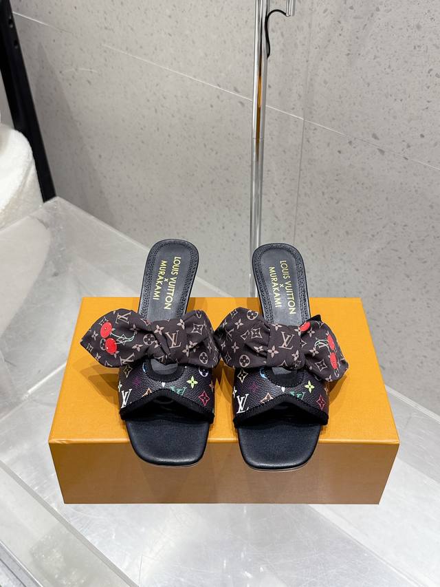 樱桃跟 Lv 25Ss春夏新款 Louis Vuitton × 村上隆樱桃系列 X Tm 6Am 露跟凉鞋 樱花系列 尖头搭扣樱桃跟蝴蝶结拖鞋高跟鞋 鹰嘴小尖头