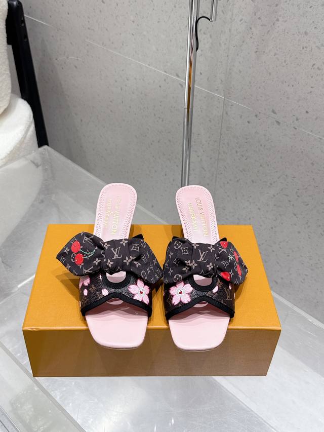 樱桃跟 Lv 25Ss春夏新款 Louis Vuitton × 村上隆樱桃系列 X Tm 6Am 露跟凉鞋 樱花系列 尖头搭扣樱桃跟蝴蝶结拖鞋高跟鞋 鹰嘴小尖头