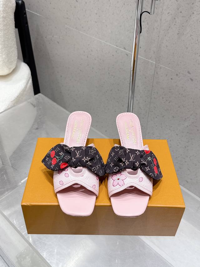 樱桃跟 Lv 25Ss春夏新款 Louis Vuitton × 村上隆樱桃系列 X Tm 6Am 露跟凉鞋 樱花系列 尖头搭扣樱桃跟蝴蝶结拖鞋高跟鞋 鹰嘴小尖头