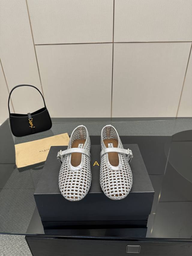 草编织 360皮编织 Alaia｜法国高端一线高定品牌 Azzedinealaia:时尚界最后的手艺人 只忠于展现女性身体曲线的裁剪之王 始创于1979年的品牌