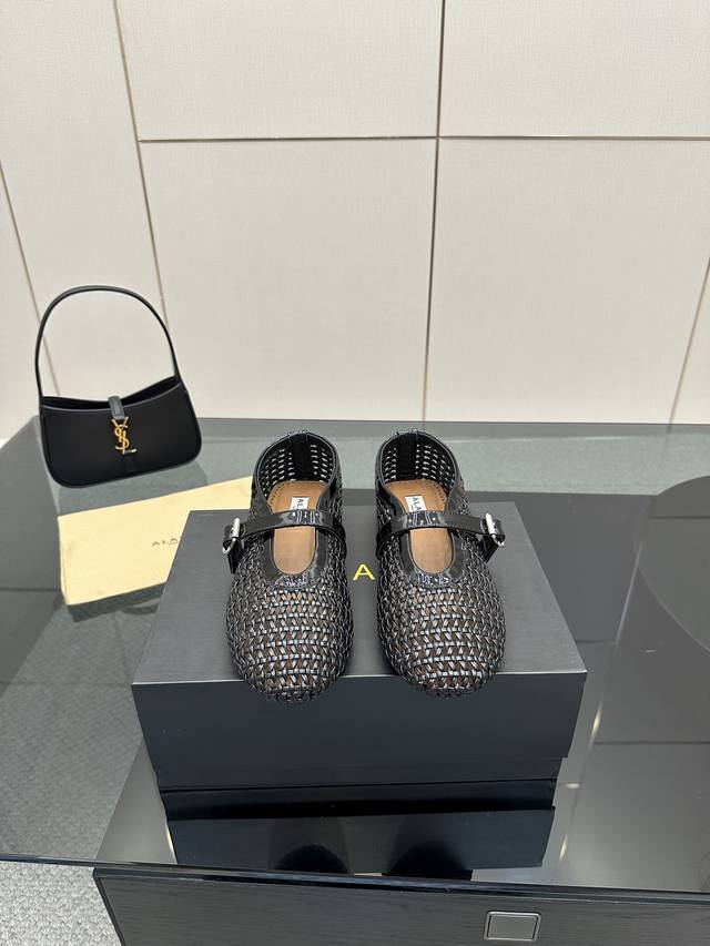 草编织 360皮编织 Alaia｜法国高端一线高定品牌 Azzedinealaia:时尚界最后的手艺人 只忠于展现女性身体曲线的裁剪之王 始创于1979年的品牌