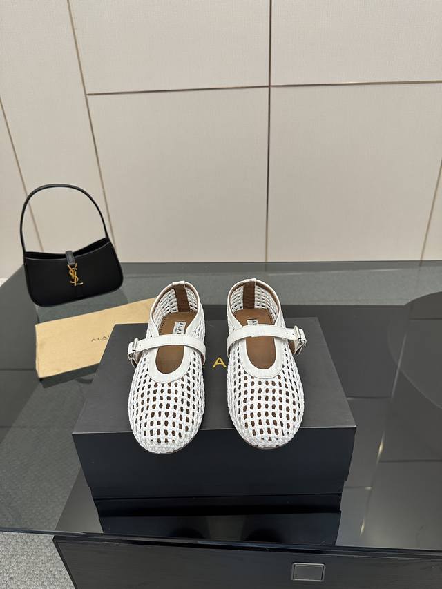 草编织 360皮编织 Alaia｜法国高端一线高定品牌 Azzedinealaia:时尚界最后的手艺人 只忠于展现女性身体曲线的裁剪之王 始创于1979年的品牌