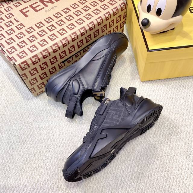 Fendi 芬迪 25Ss春夏新品Flow 男士一脚蹬运动鞋Fendi春夏新款男鞋 Fendi时尚Flow 新色来袭 潮流感十足 优质面料 舒适耐穿 行走间尽显