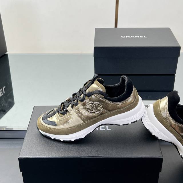 顶级版本 不议价 Chanel 25A春夏运动系列 春夏顶级断货王，经典大爆款，我的真爱吖，专柜哪哪都断货有钱都很难买到系列，各大博主人手必备，经典超百搭，随意