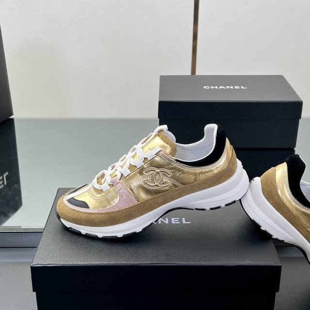 顶级版本 不议价 Chanel 25A春夏运动系列 春夏顶级断货王，经典大爆款，我的真爱吖，专柜哪哪都断货有钱都很难买到系列，各大博主人手必备，经典超百搭，随意