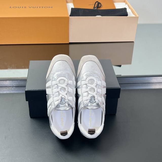 顶级版本 Lv Sneakerina 最新芭蕾运动鞋～轻盈舒适 混搭百变 复古摩登 每个颜色都爱不释手芭蕾运动鞋 德训芭蕾舞鞋 原版购入开发完美复刻Sneake