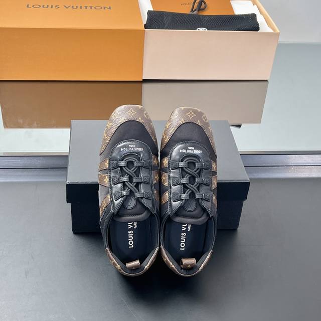 顶级版本 Lv Sneakerina 最新芭蕾运动鞋～轻盈舒适 混搭百变 复古摩登 每个颜色都爱不释手芭蕾运动鞋 德训芭蕾舞鞋 原版购入开发完美复刻Sneake