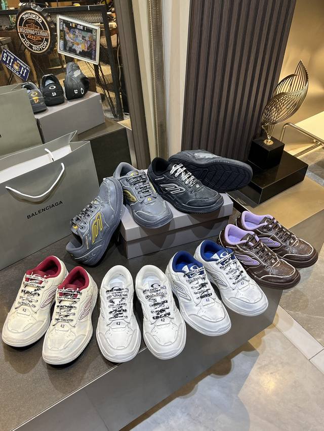 实价： 巴黎世家Balenciaga Winter25秋冬Hamp Tons运动鞋。创意鬼才Deanna掌舵下Winter25系列重塑时尚定义、而这款Hampt
