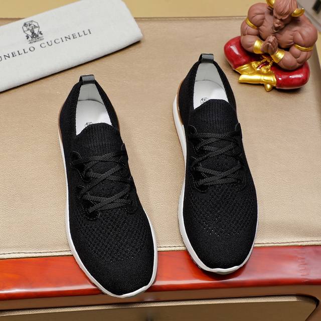 工厂P Brunello Cucinelli 新款男鞋出货 此品牌是来自意大利的顶级奢侈品牌，被誉为低调奢华的 “山羊绒之王” 鞋面采用原版透气飞织面料，设计出