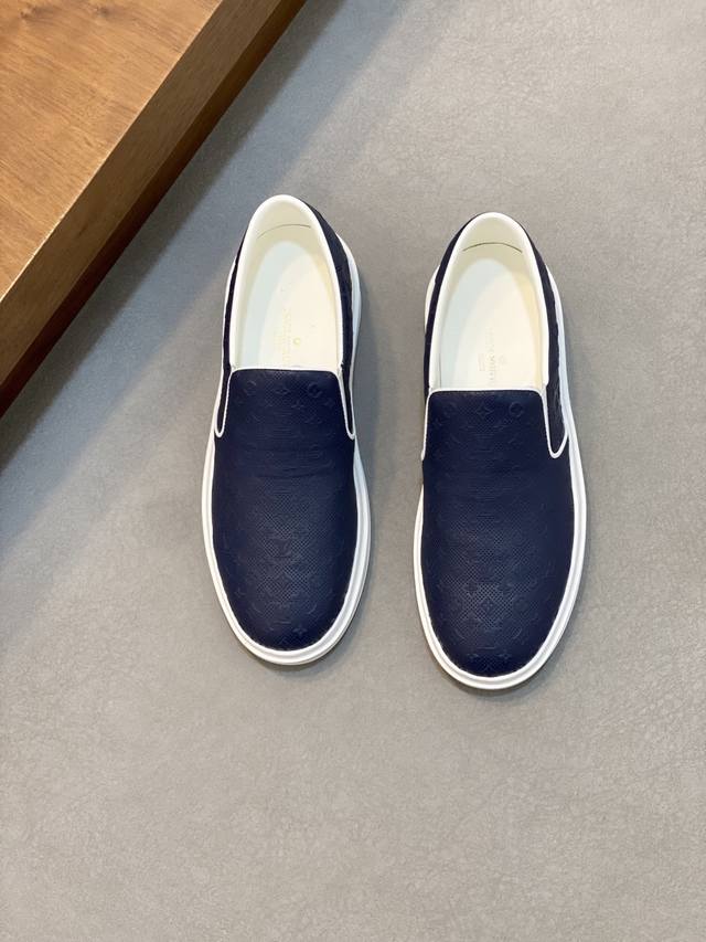 Louis Vuitton 路易威登 -高端品质 原单-鞋面：意大利进口小牛皮、压花品牌Logo-内里：牛皮内里，牛皮垫脚-大底：超轻Tpu发泡成型大底-超高品